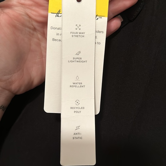 NWT Figs Rafaela FreeX Scrub Top - Picture 4 of 4